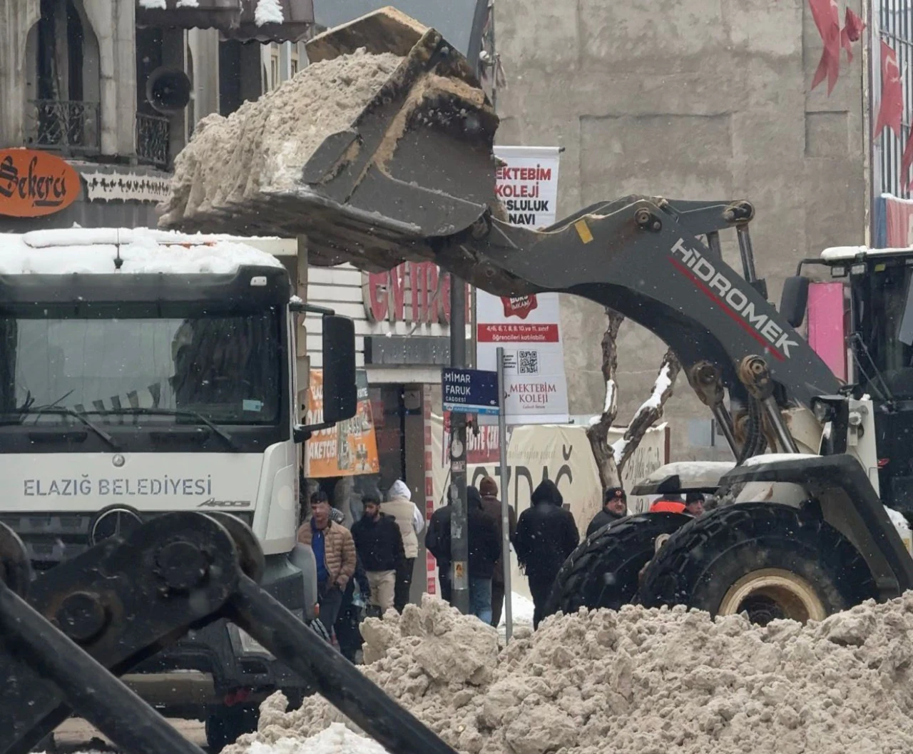 Elazığ Belediyesi Karla Mücadelede Vites Yükseltti