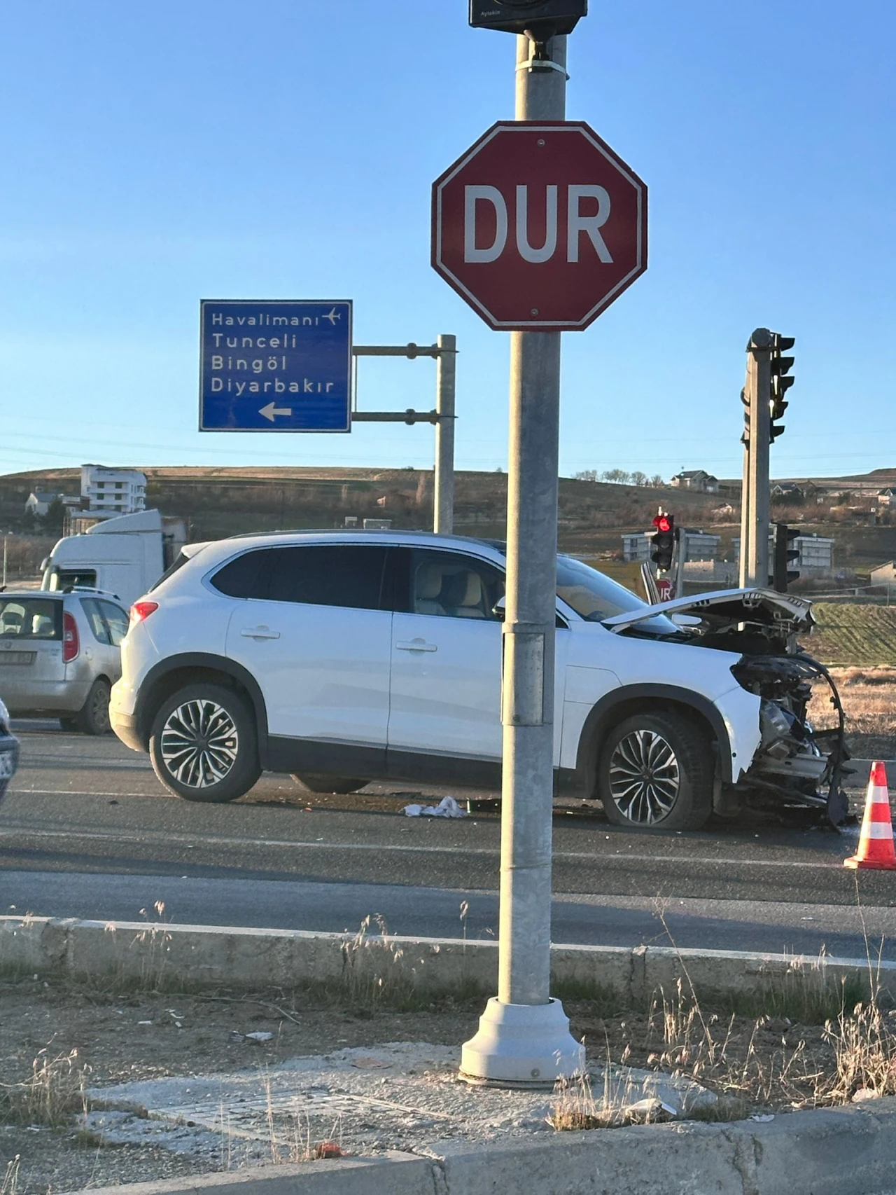 Güneyçevre Yolu Terminal Kavşağı'nda Kaza: Minibüs Devrildi, Yaralılar Var