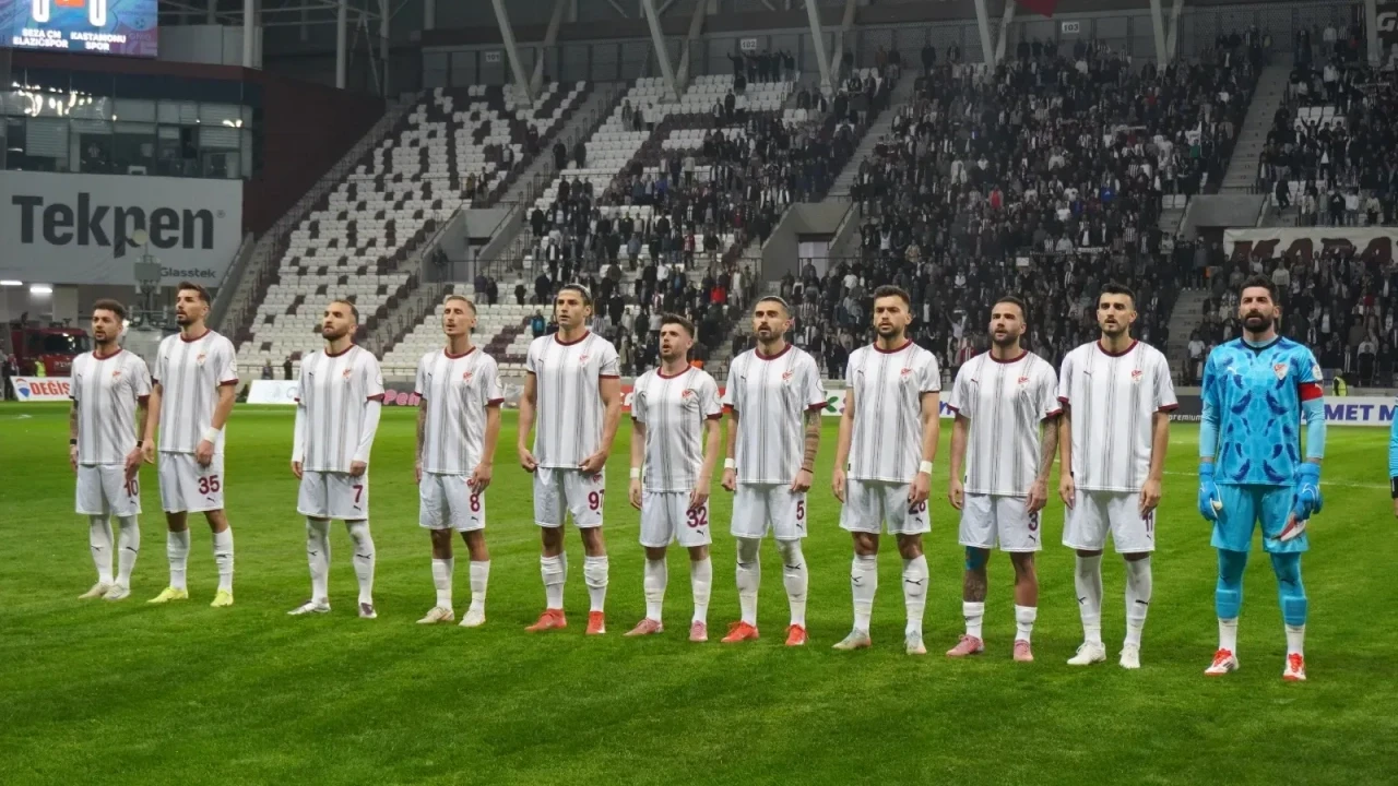 Elazığspor, Sahasında Kastamonuspor'a 2-1 Mağlup Oldu