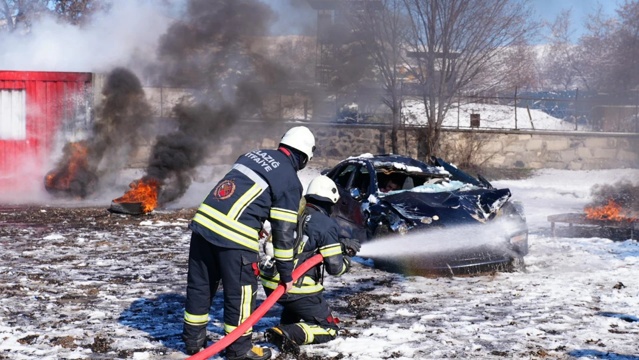 Elazığ İtfaiyesinden 2025'te 38 Bin Vatandaşa Hayat Kurtaran Hizmet