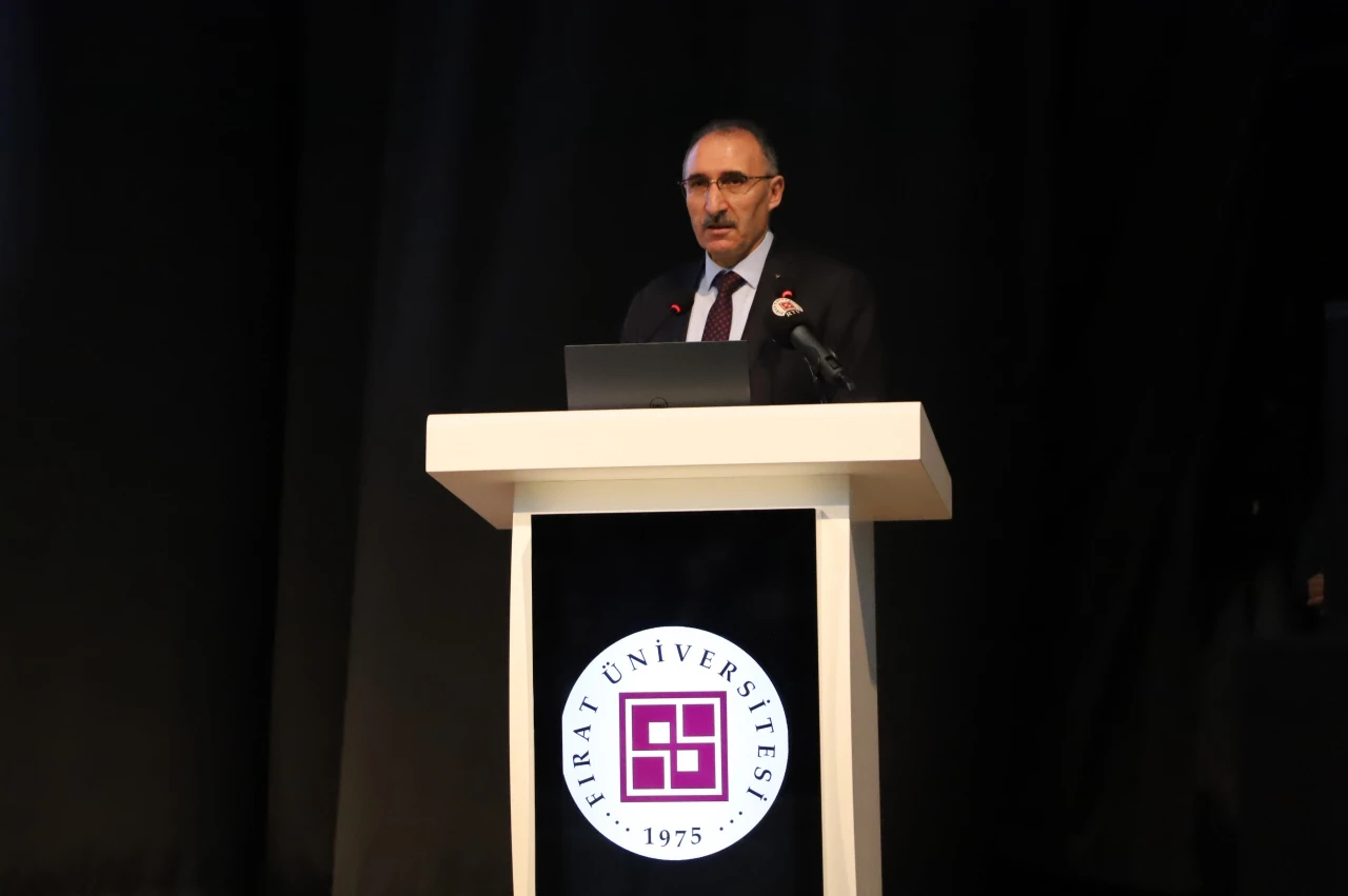 Fırat Üniversitesi Rektörü Prof. Dr. Fahrettin Göktaş, Akademik Kadroyla Değerlendirme Toplantısı Yaptı