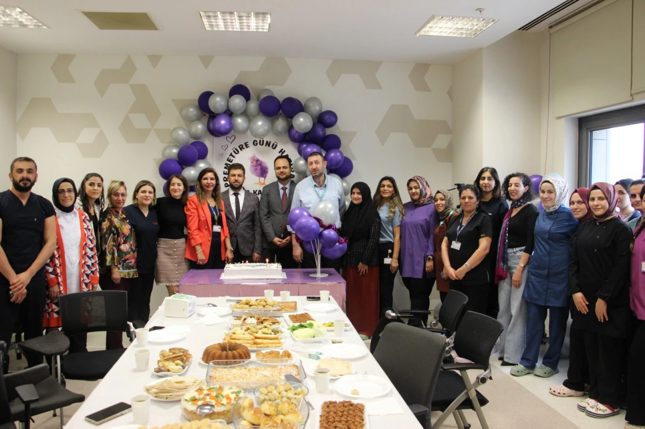 Elazığ Fethi Sekin Şehir Hastanesi'nde 'Dünya Prematüre Günü' Duygu Dolu Etkinlikle Kutlandı