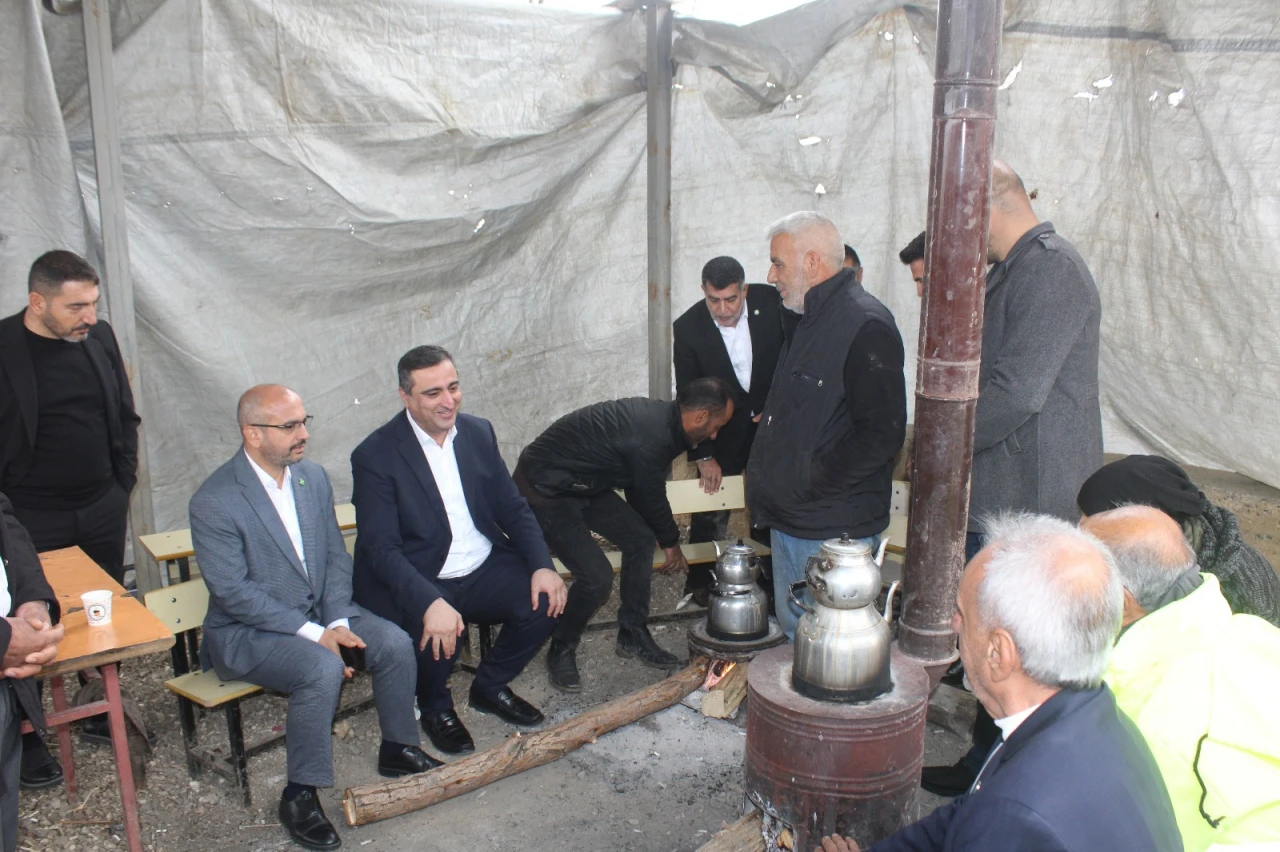 HÜDA PAR Heyeti Kovancılar'da Pancar Üreticilerinin Sorunlarını Yerinde İnceledi