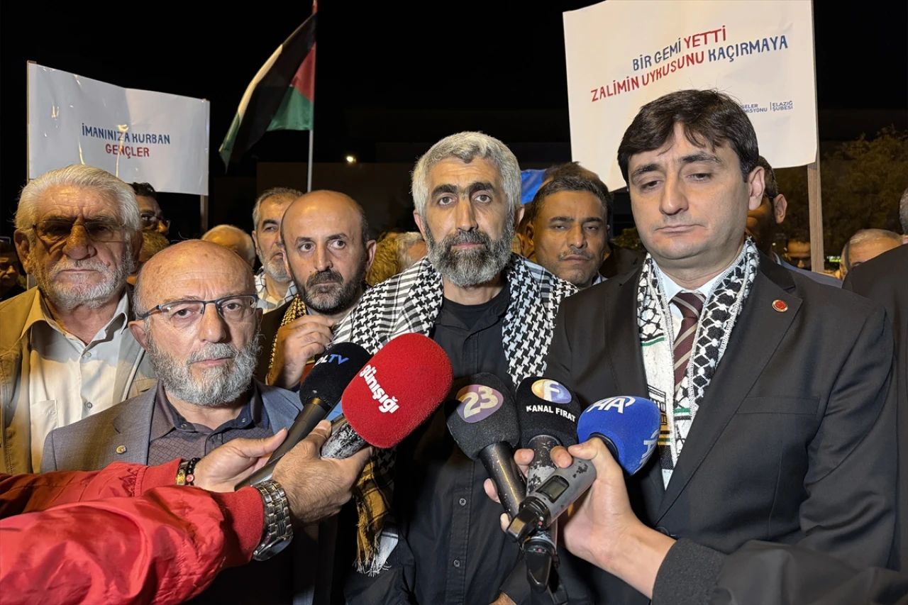 Gazze'ye Giden Küresel Sumud Filosu'nda Yer Alan Elazığlı Aktivist Sinan Akılotu Memleketine Döndü