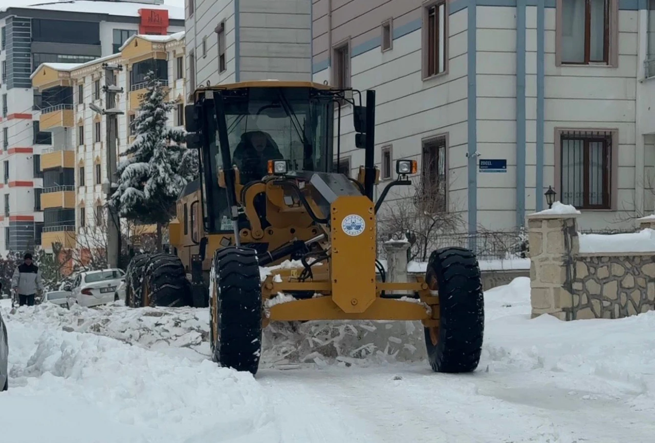 Elazığ Belediyesi Karla Mücadelede Vites Yükseltti