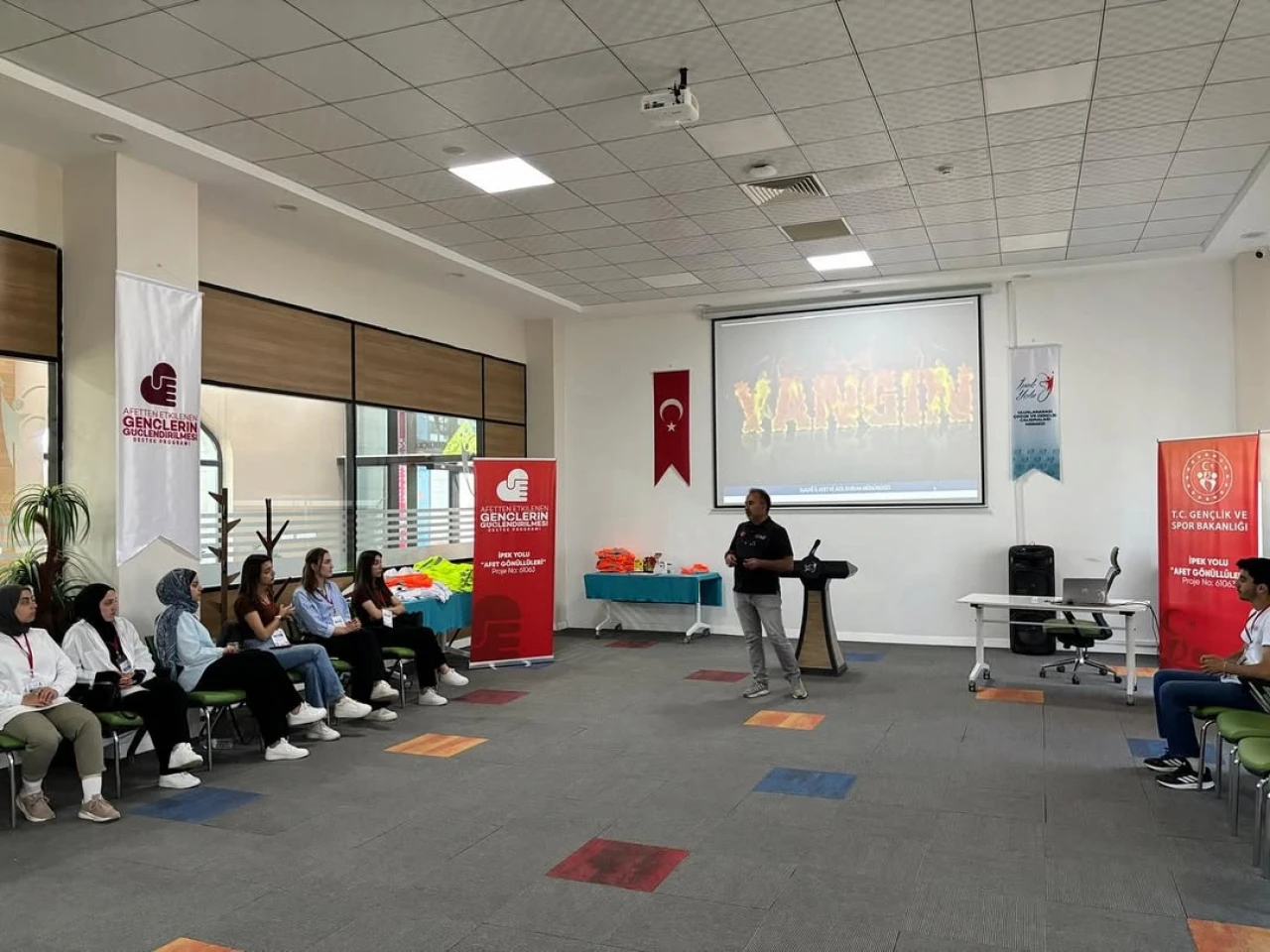 Elazığ'da Öğrencilere Afet ve Acil Durum Eğitimi