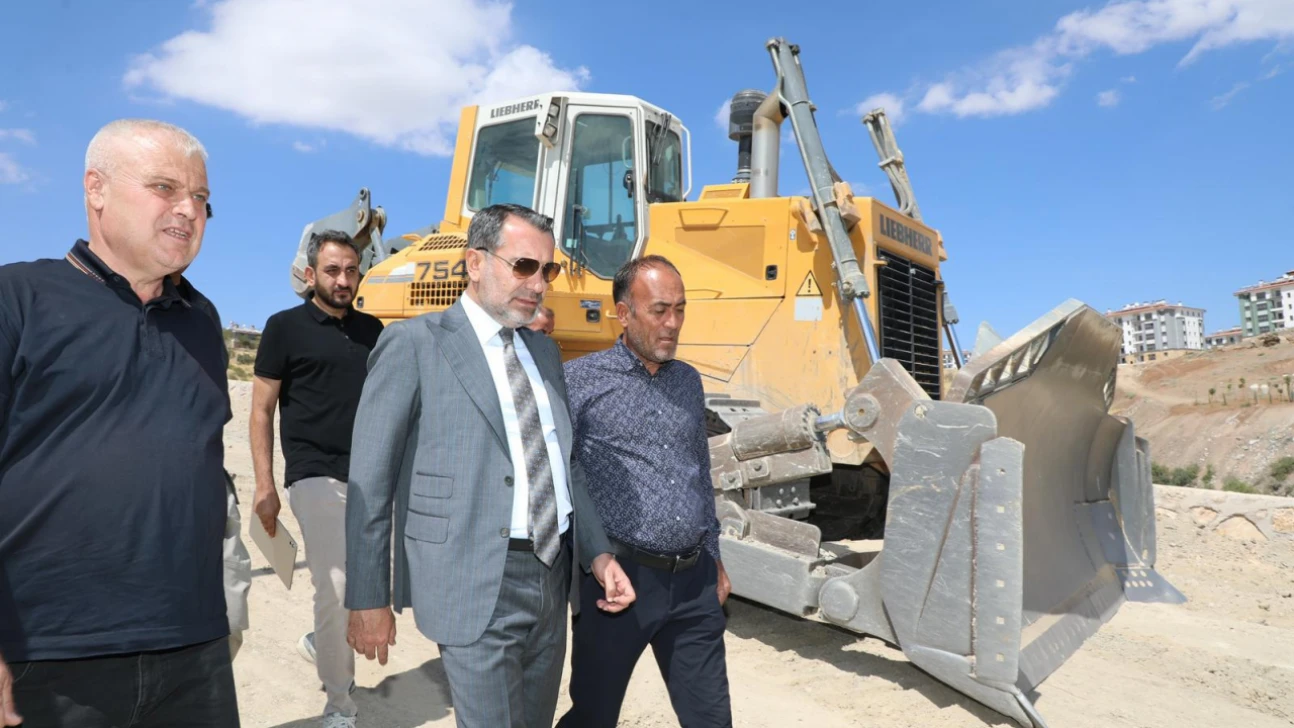Başkan Şerifoğulları, Necmettin Erbakan Bulvarı'ndaki Çalışmaları İnceledi