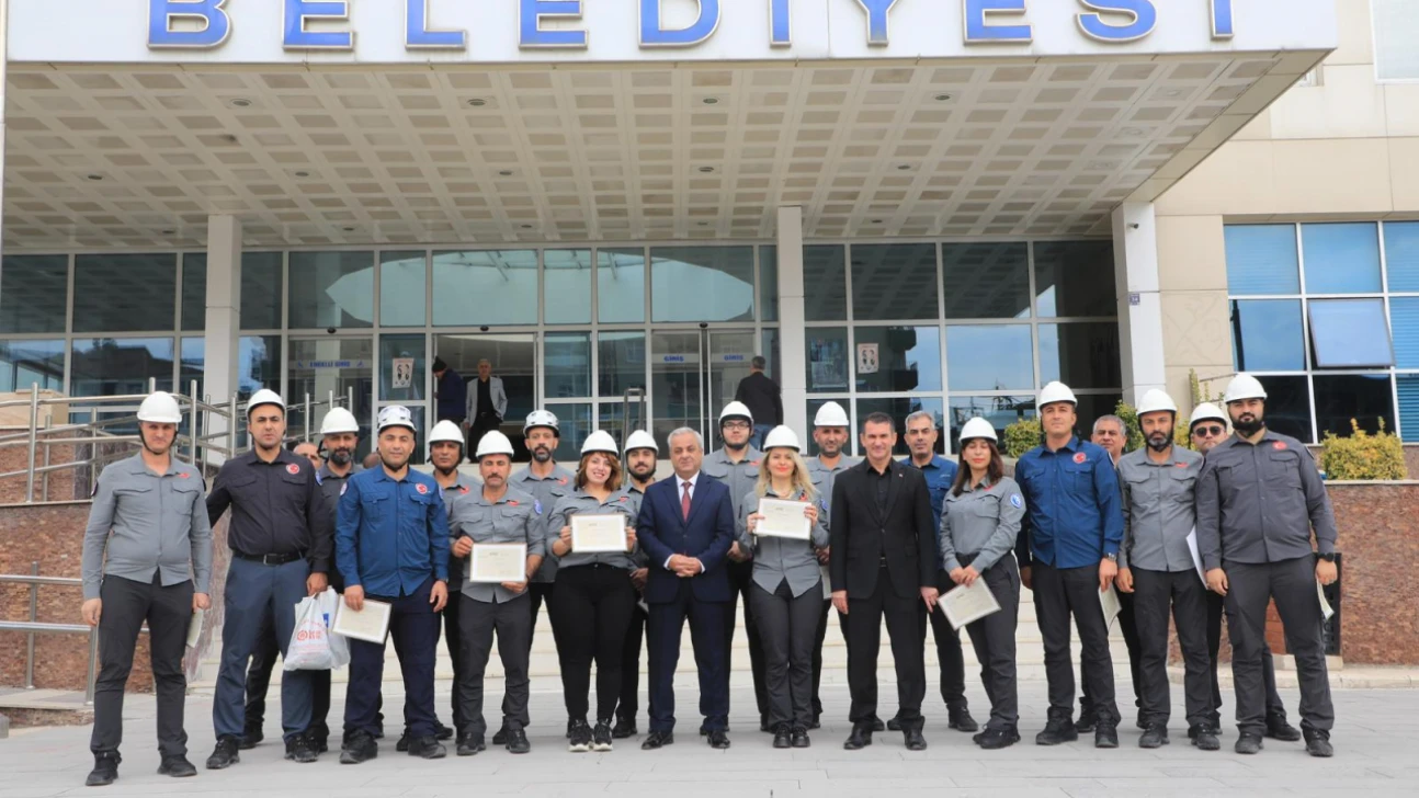 Elazığ Belediyesi Arama Kurtarma Ekibi Belgelerini Aldı