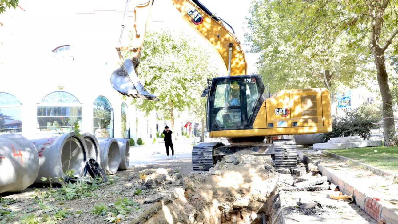 Elazığ Belediyesi'nden Cumhuriyet Mahallesi'nde Altyapı Yenileme Çalışmaları