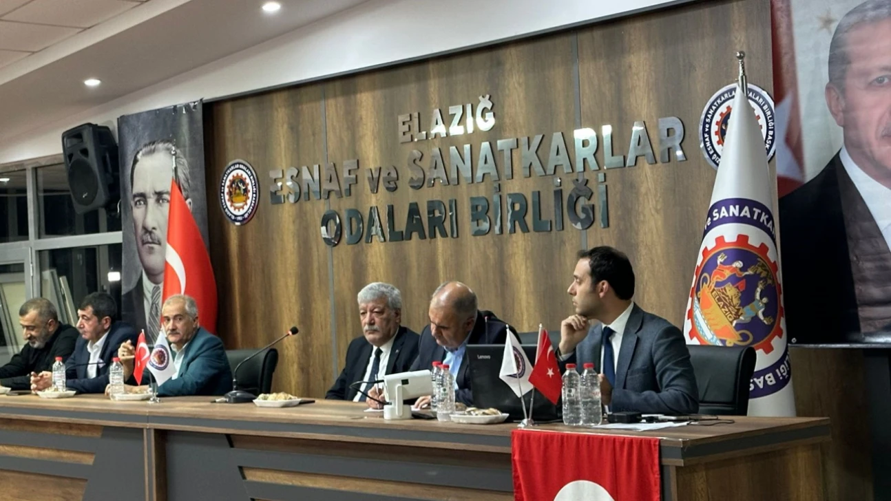 Elazığ'da Esnaflara 'Gıda Mevzuatı ve Etiket Okuryazarlığı' Eğitimi Verildi