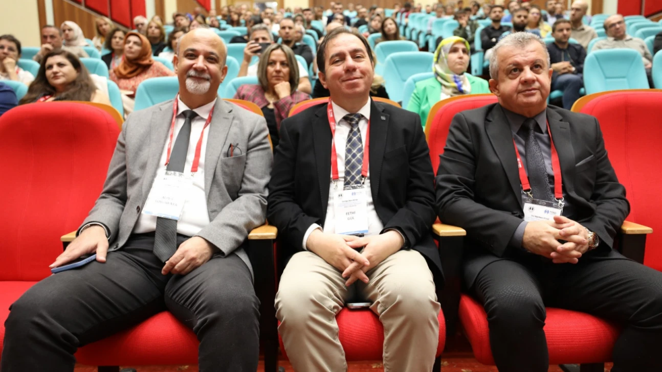 Elazığ'da Yoğun Bakım Alanında Önemli Toplantı: 'Ekstrakorporeal Organ Destek Tedavilerinde Güncel Yaklaşımlar'