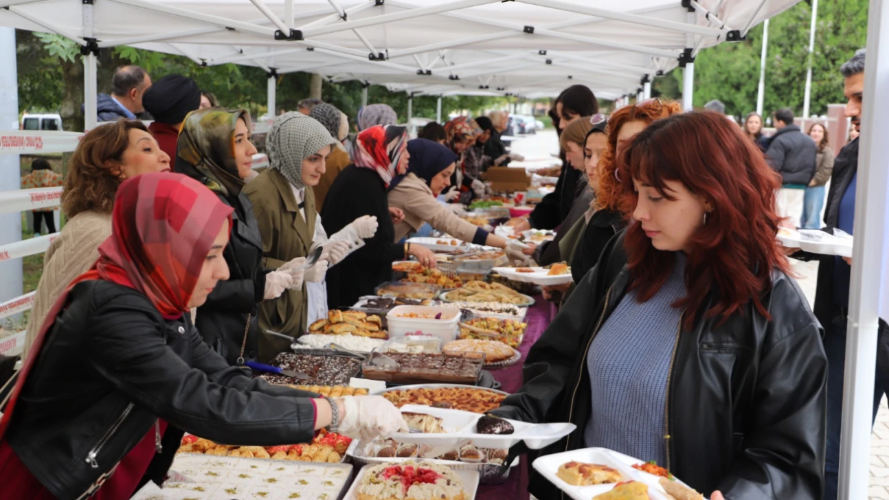 Fırat Üniversitesi'nden Anlamlı Kermes: Geliri İhtiyaç Sahibi Öğrencilere Bağışlanacak