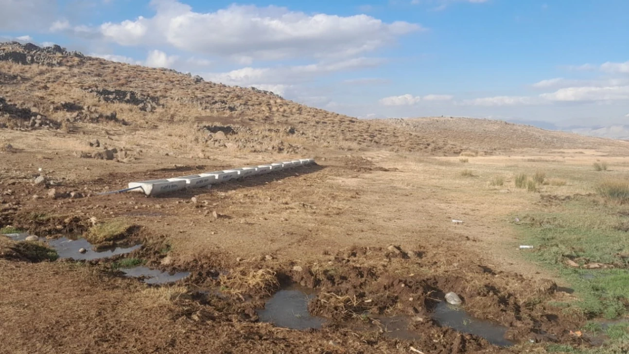 Karakoçan'da Mera Islah Projesi Kapsamında 30 Beton Sıvat Yapımı Tamamlandı