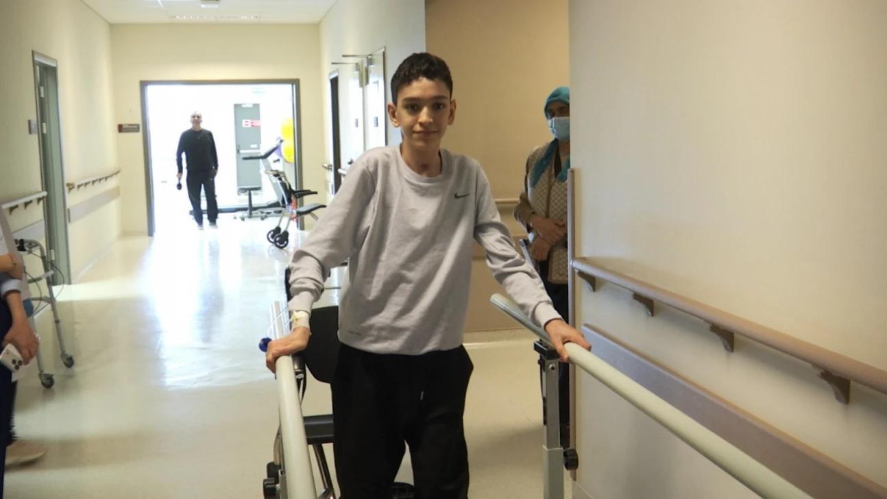 Sedyeyle Geldi, Destekle Yürüyerek Taburcu Oldu