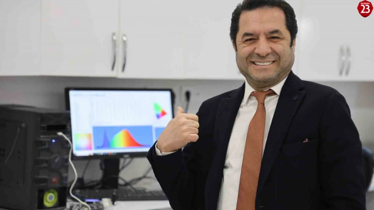 Türk profesörden bir ilk daha: Sarılık hastalığı tedavisi için fotonik sistem geliştirdi