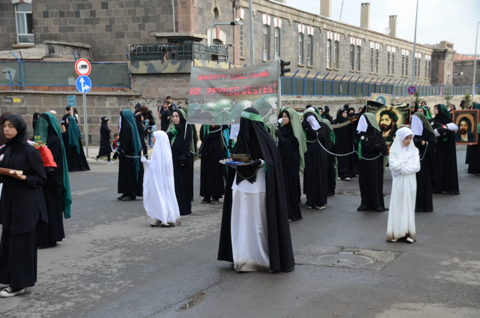 Kars'ta Kerbela Şehitleri Anılıyor