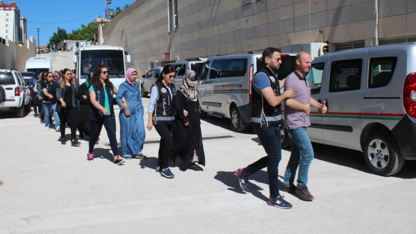 Elazığ'da FETÖ'nün Kadın Yapılanması Çökertildi