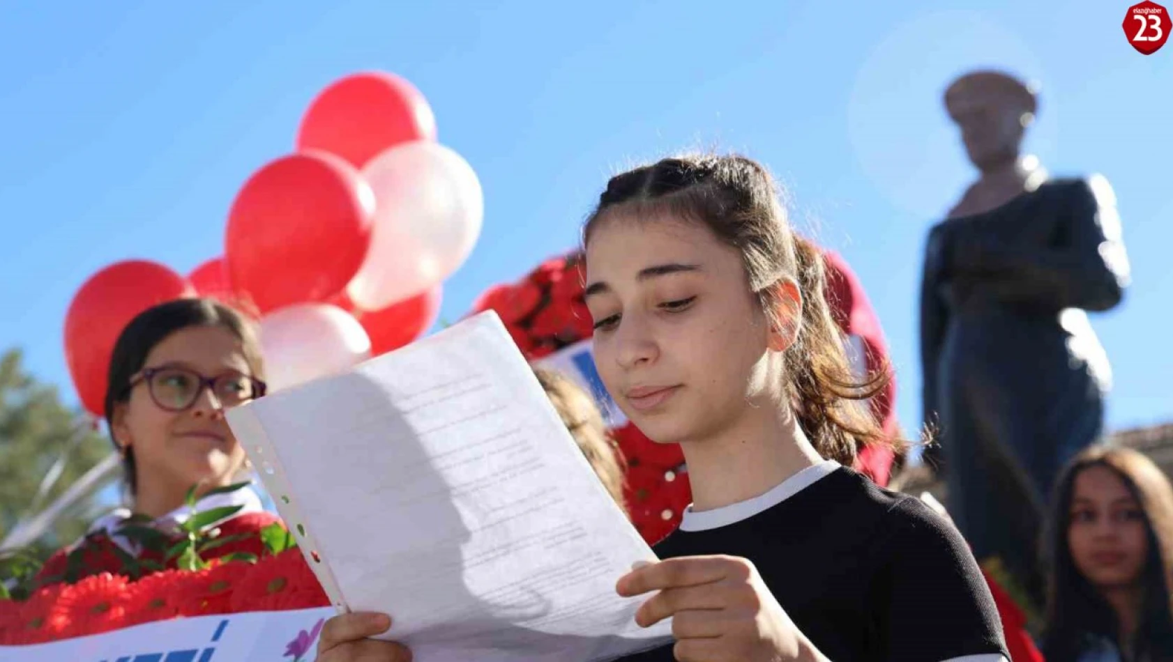 Elazığ'da öğrencilerden anlamlı Cumhuriyet Bayramı kutlaması