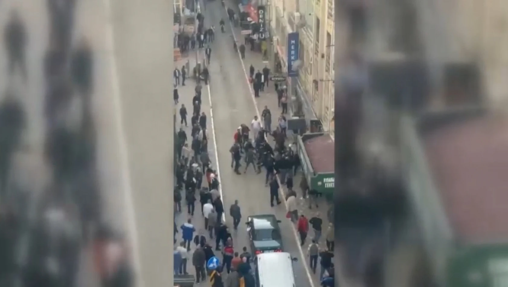 Elazığ'da Restoranda İki Grup Arasında Tekme Tokat Kavga: Havaya Ateş Açıldı