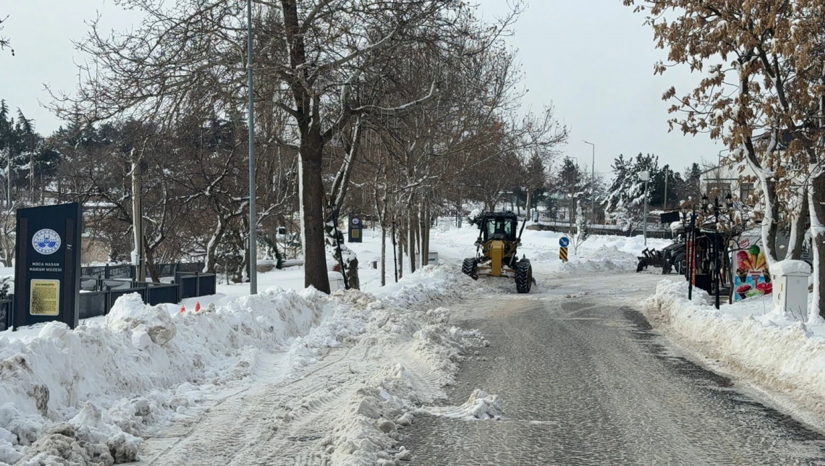 Harput'ta Kar Temizliği: Elazığ Belediyesi Ekipleri Sahada