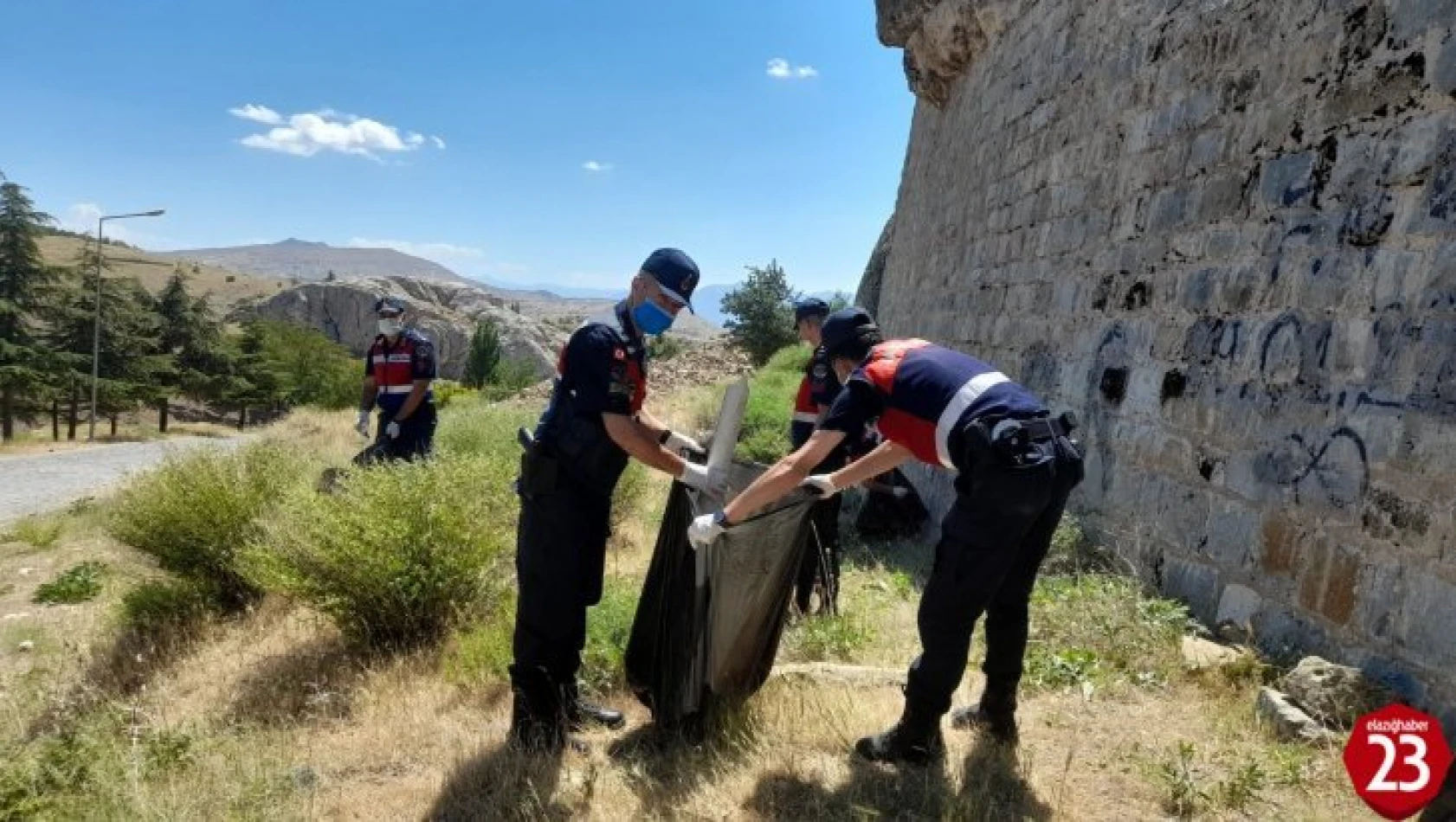 Elazığ'da Jandarma'dan Örnek Davranış