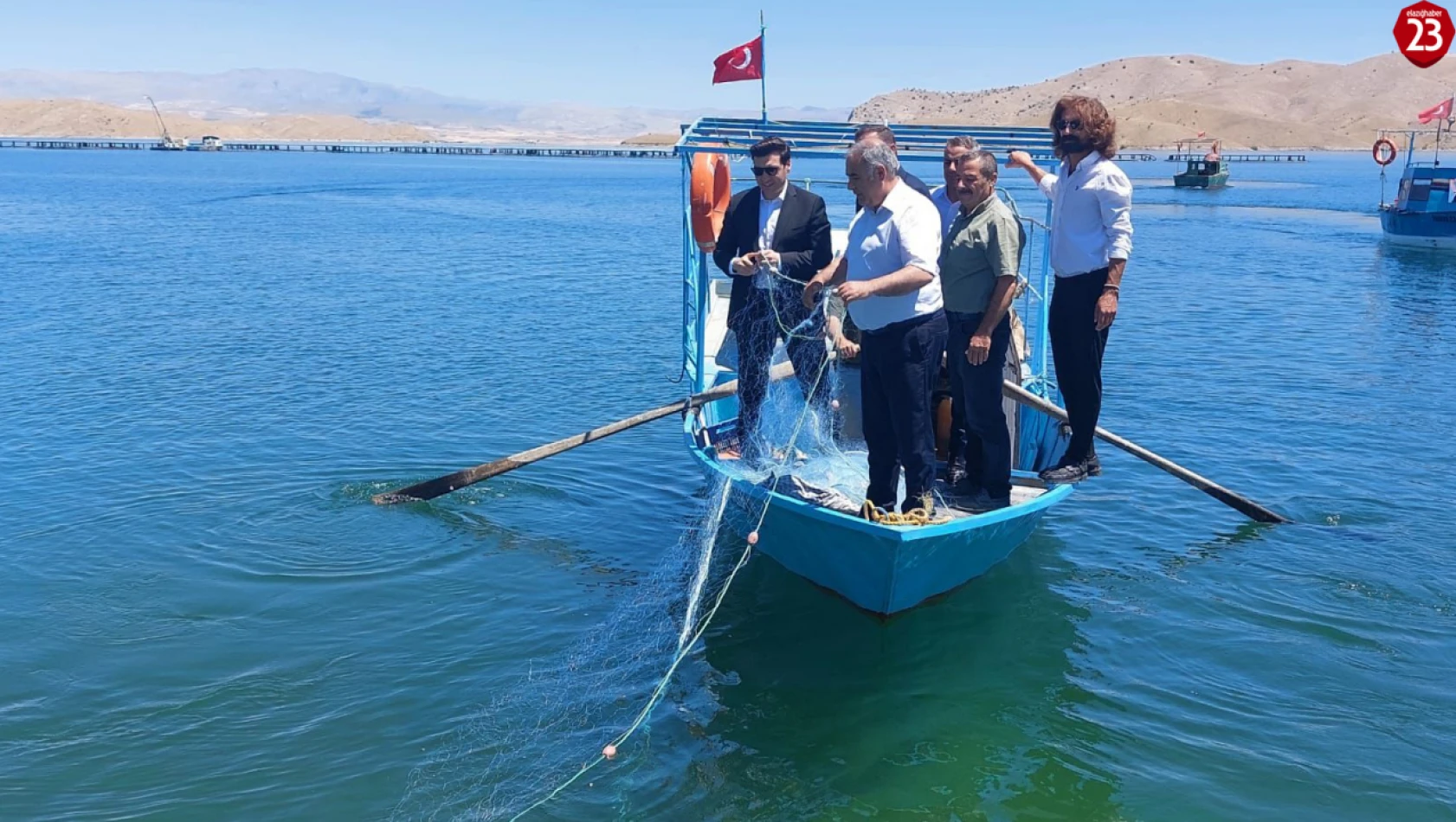 Keban Barajı'nda 2025 Su Ürünleri Av Sezonu Resmen Başladı
