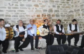 Harput'ta Kürsübaşı Dinletileri Yoğun İlgi Görüyor