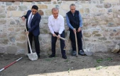 Harput Kalesi'nde 2025 Yılı Kazı Sezonu Başladı: Vali Hatipoğlu İlk Kazmayı Vurdu