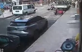 Elazığ'da Motosiklet Kazası: Yaşlı Adam Yere Düştü, Çarpışma Kaçınılmaz Oldu