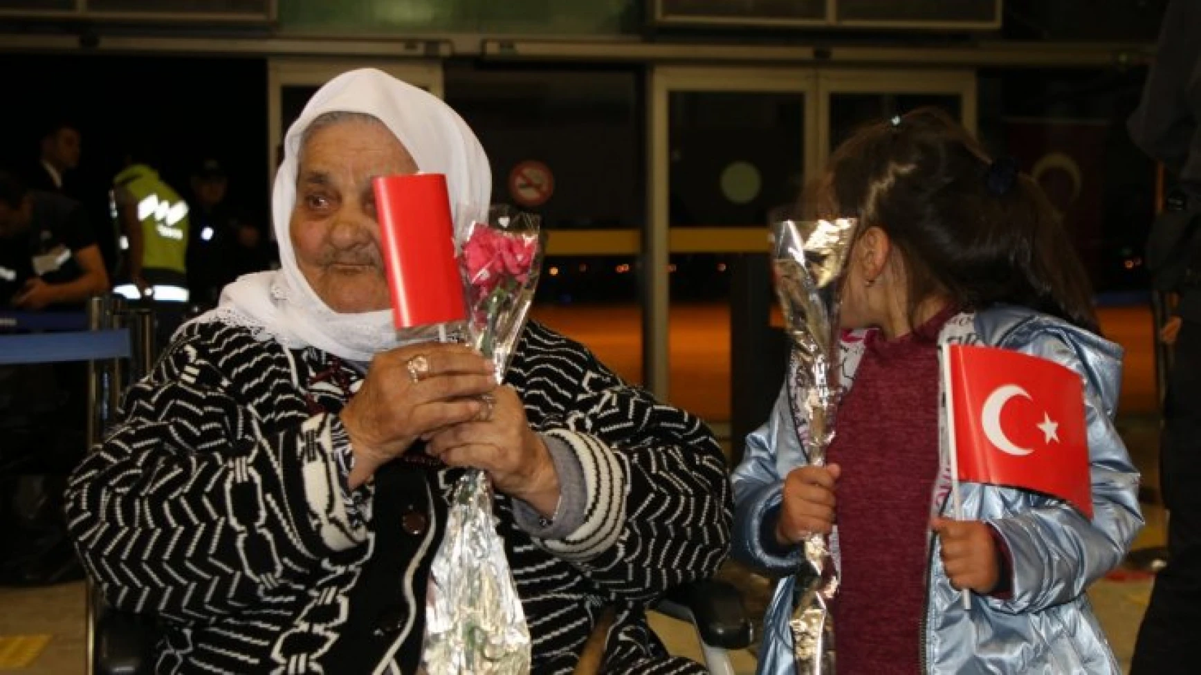 Elazığ'a Ukrayna'dan Ahıska Türkleri Getirildi