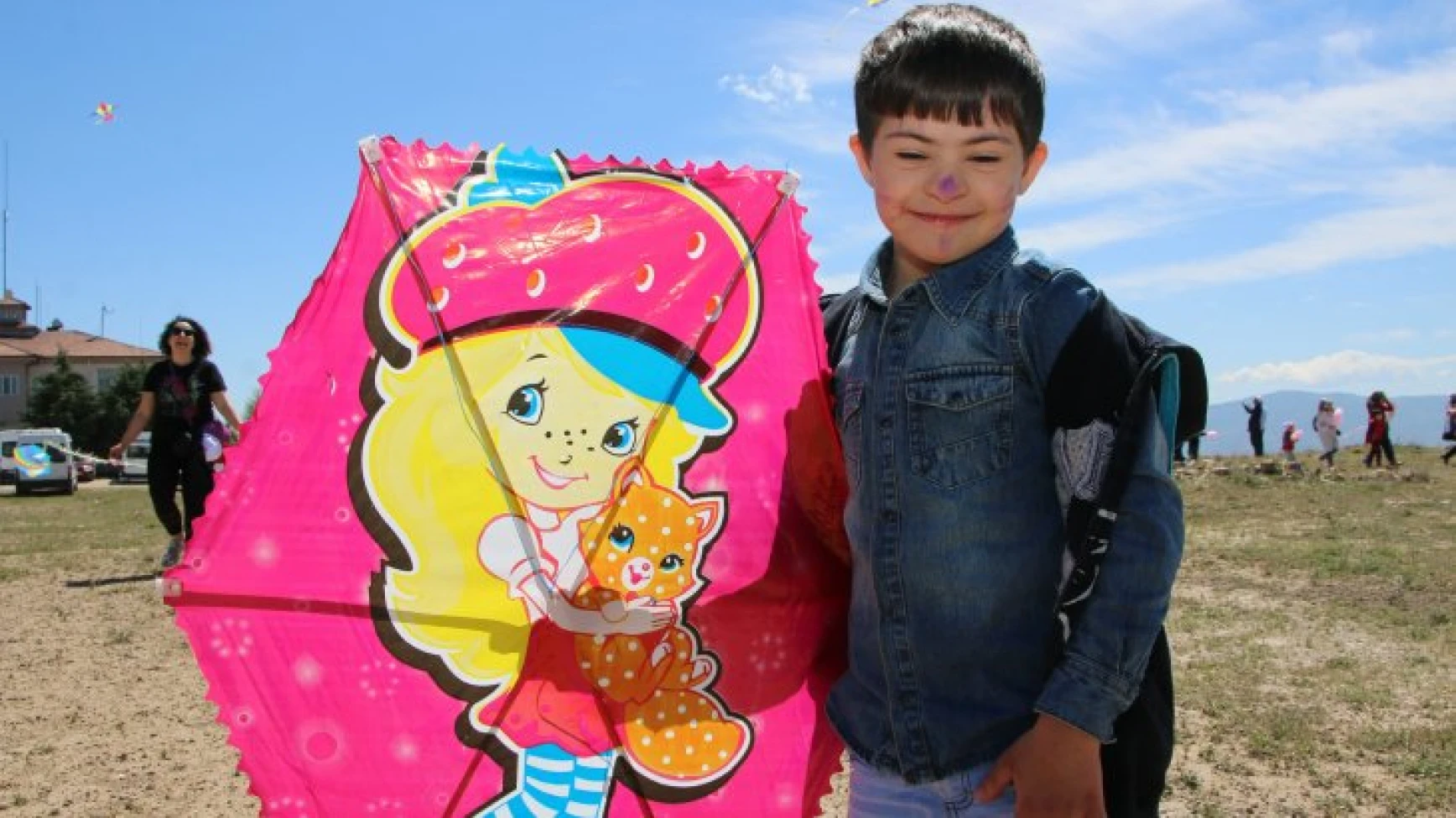 Elazığ'da Engelsiz Uçurtma Şenliği Renkli Görüntülere Sahne Oldu