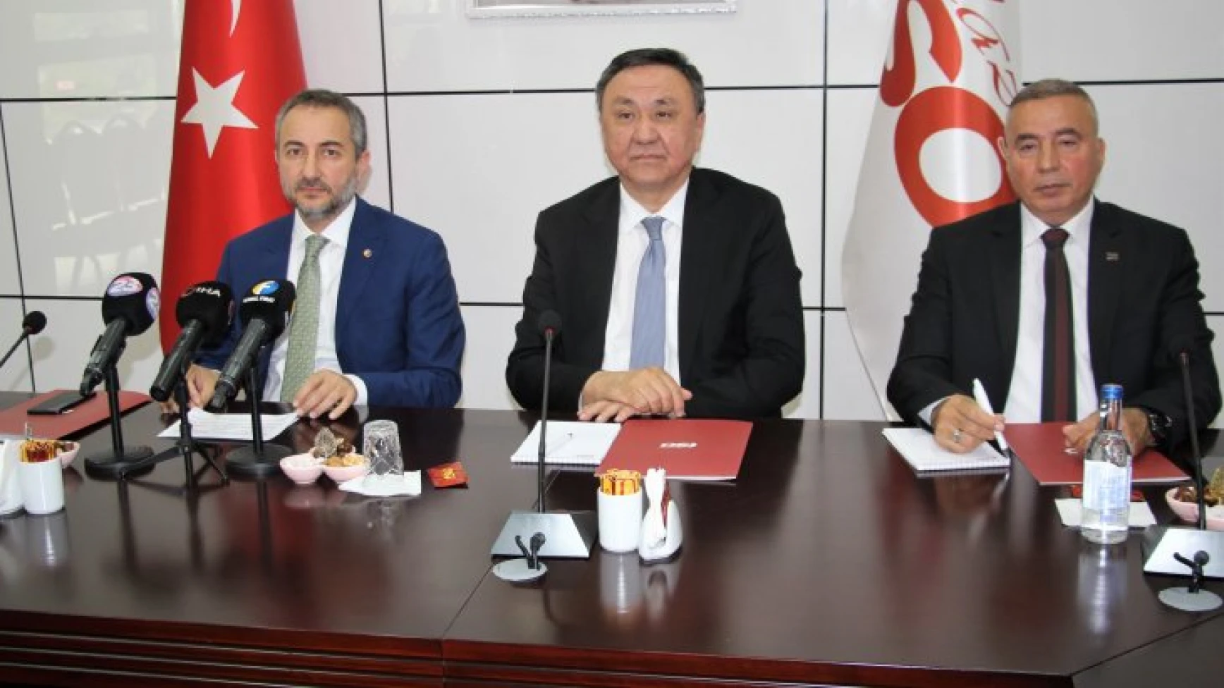 Elazığ'da, Kırgızistan Türkiye İş Fırsatları Toplantısı Yapıldı