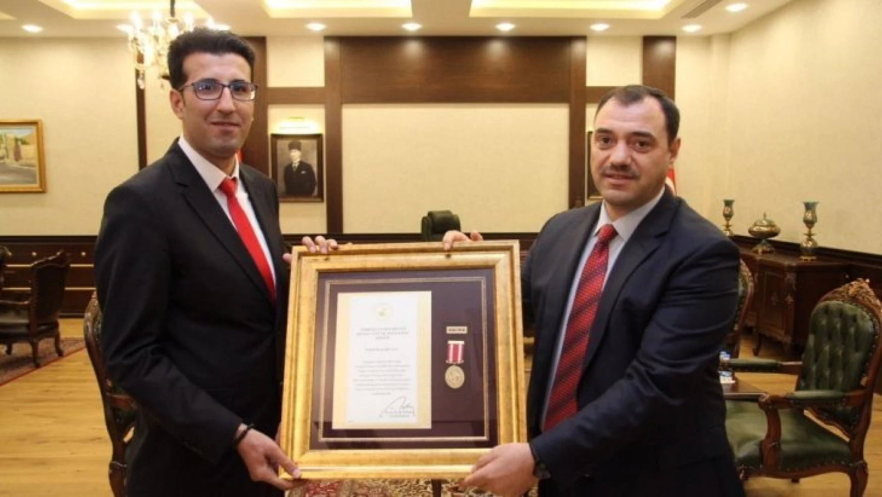 Elazığ'da 2 15 Temmuz Gazisine Devlet Övünç Madalyası Verildi