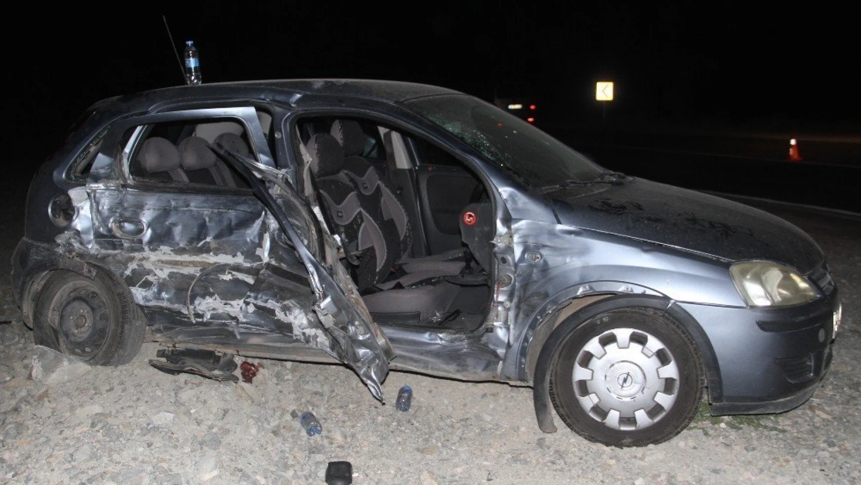 Elazığ Pertek Yolunda Trafik Kazası, 4 Kişi Yaralandı