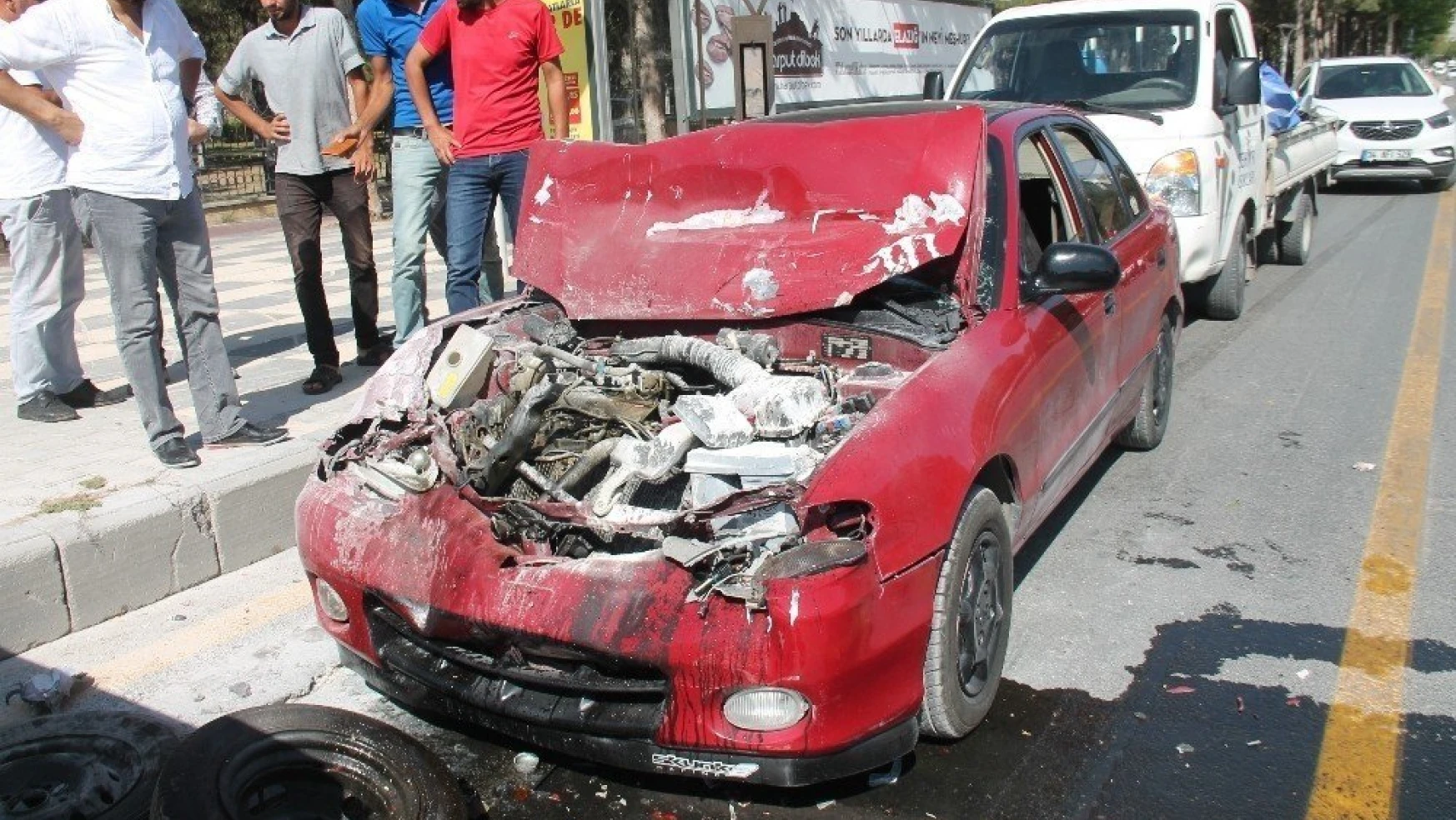 Elazığ'da 2 Ayrı Trafik Kazası, 7  Kişi Yaralandı