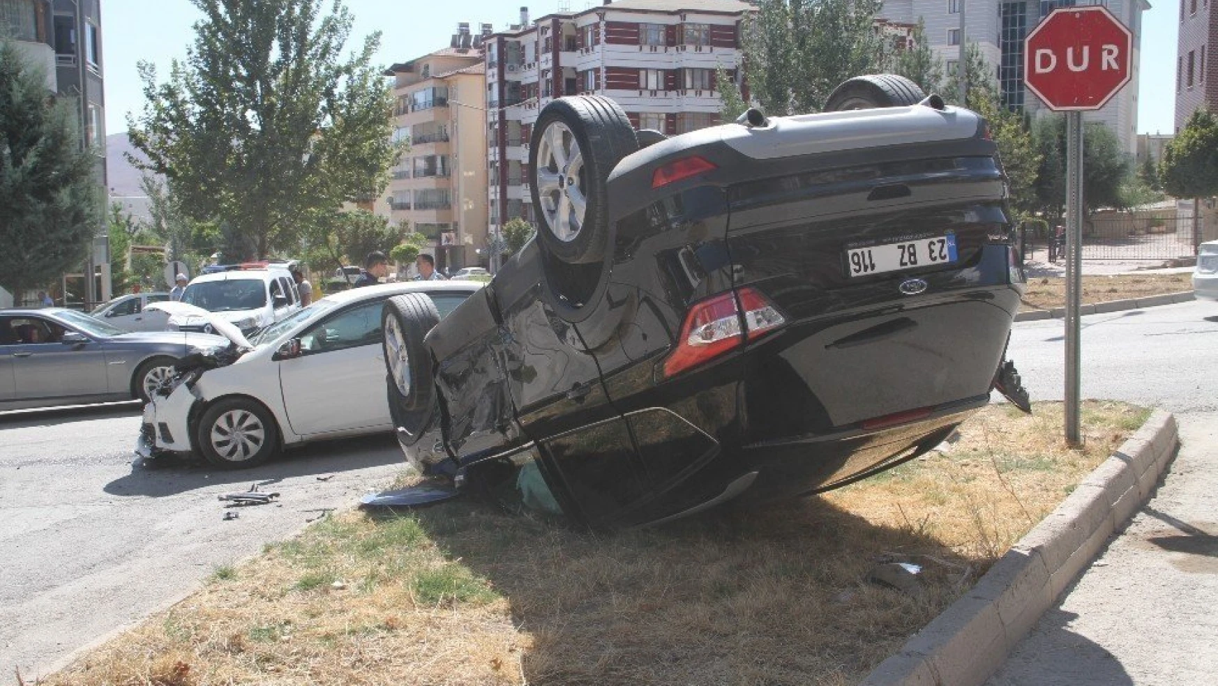 Cumhuriyet Mahallesinde Trafik Kazası, 4 Yaralı
