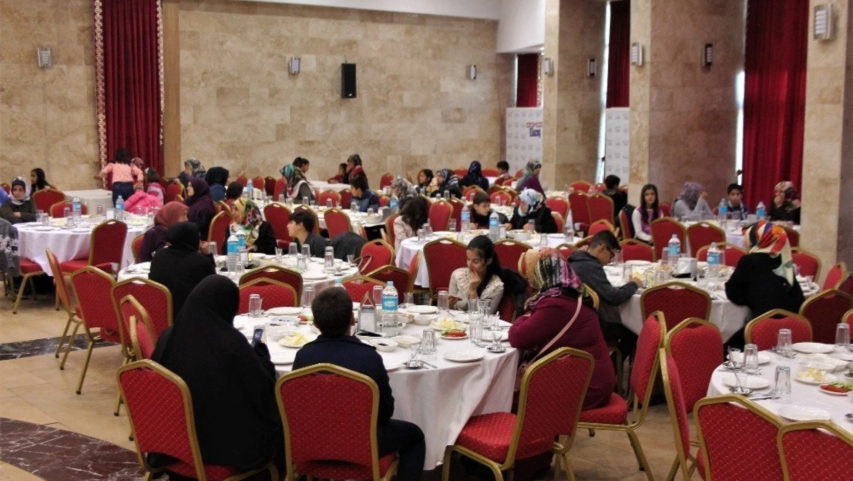 Elazığ'da Sosyal Uyum Programı Düzenlendi
