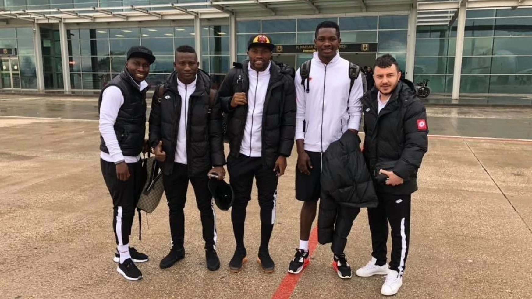 Elazığspor 20 Futbolcuyla Balıkesir'e Gitti