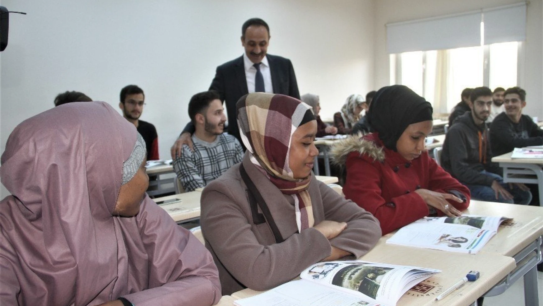 Elazığ Fırat Üniversitesi Dünyaya Eğitim Veriyor