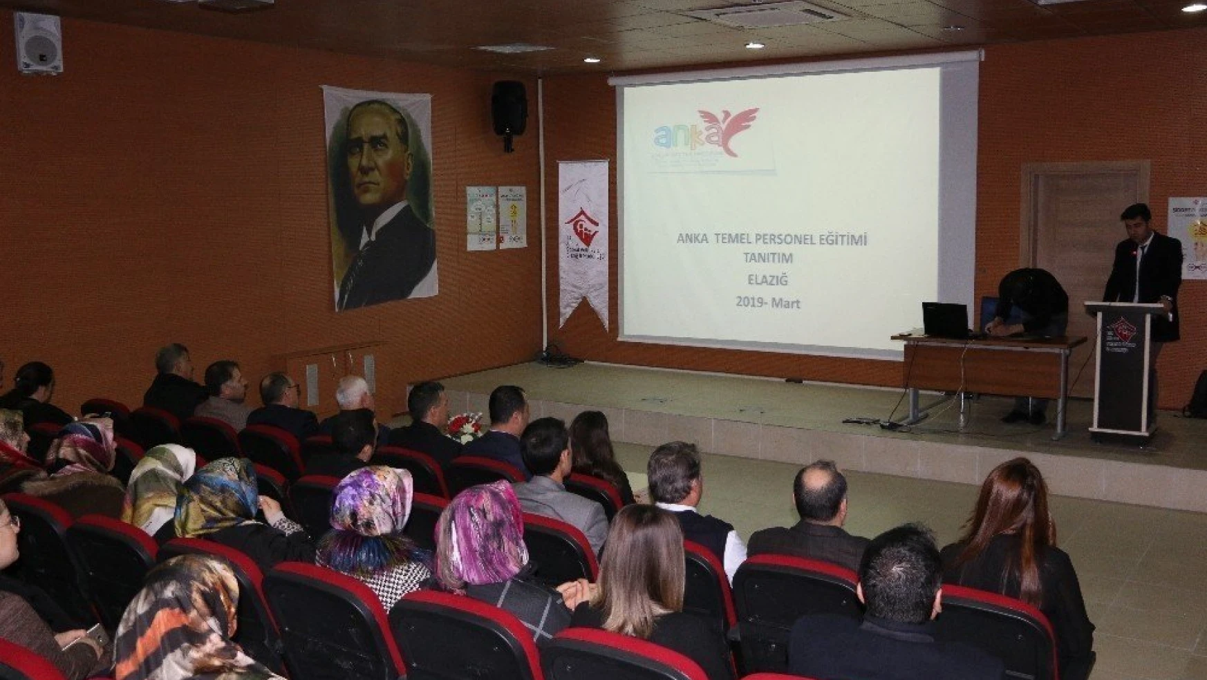Elazığ'da Çocuk Destek Programı Eğitimi Başladı