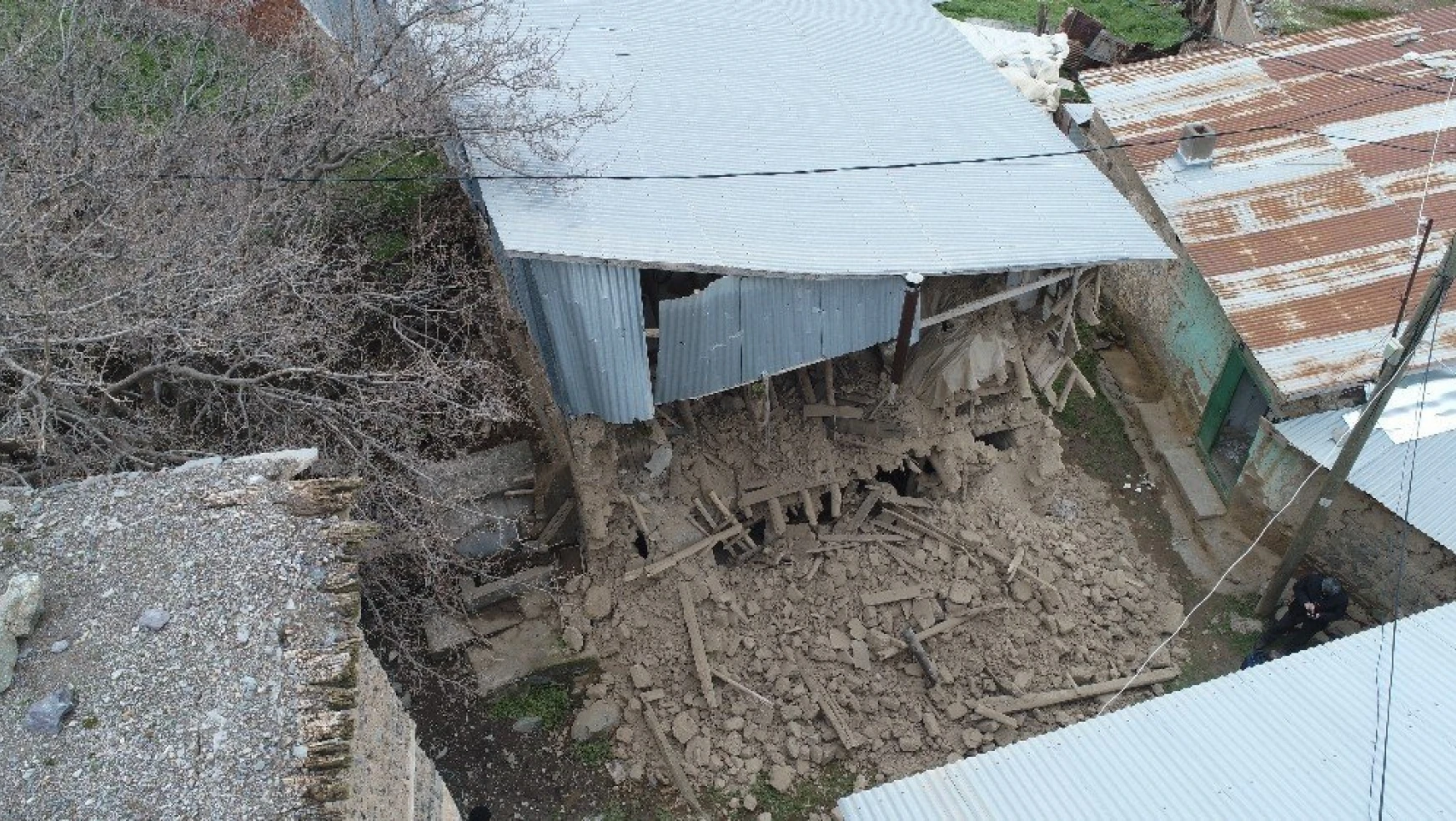 Elazığ'da 5.2'lik Deprem Bakın Kaç Evde Hasara Neden Oldu