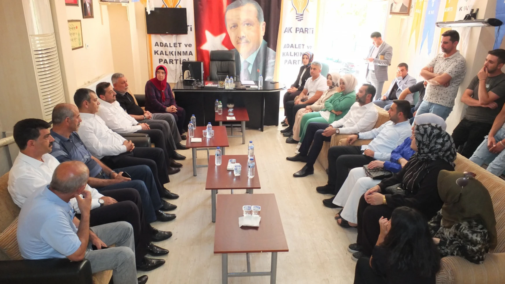 AK Parti Genel Başkan Yardımcısı Zengin, Elazığ'ın Keban İlçesinde Ziyaretlerde Bulundu