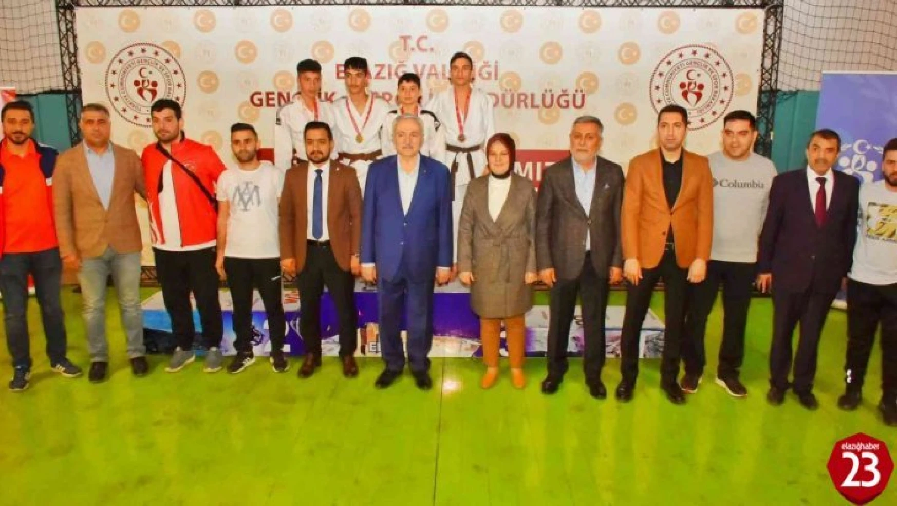 Analig Judo Yarı Finalleri Elazığ'da sürüyor