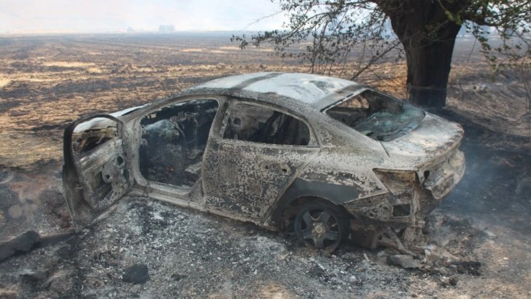 Mollakendi'de Arazide Yangın Çıktı, Başkanın Makam Aracı Da Kül Oldu