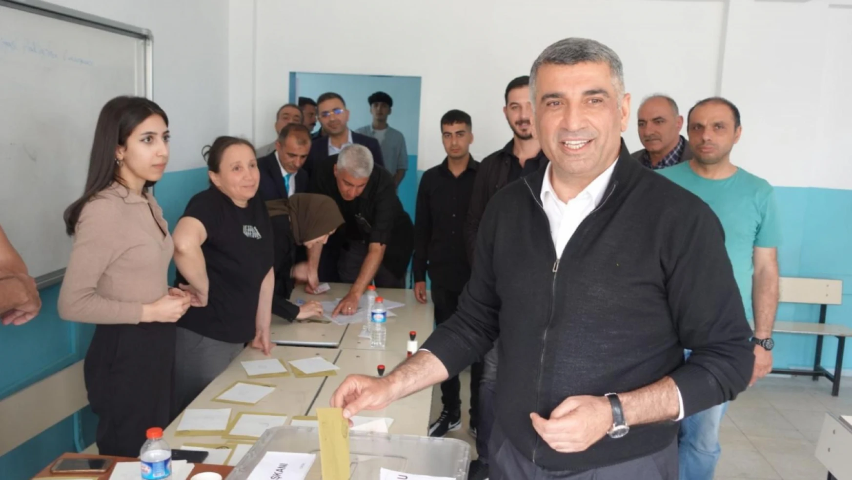 CHP Elazığ Milletvekili Gürsel Erol Oyunu Kullandı