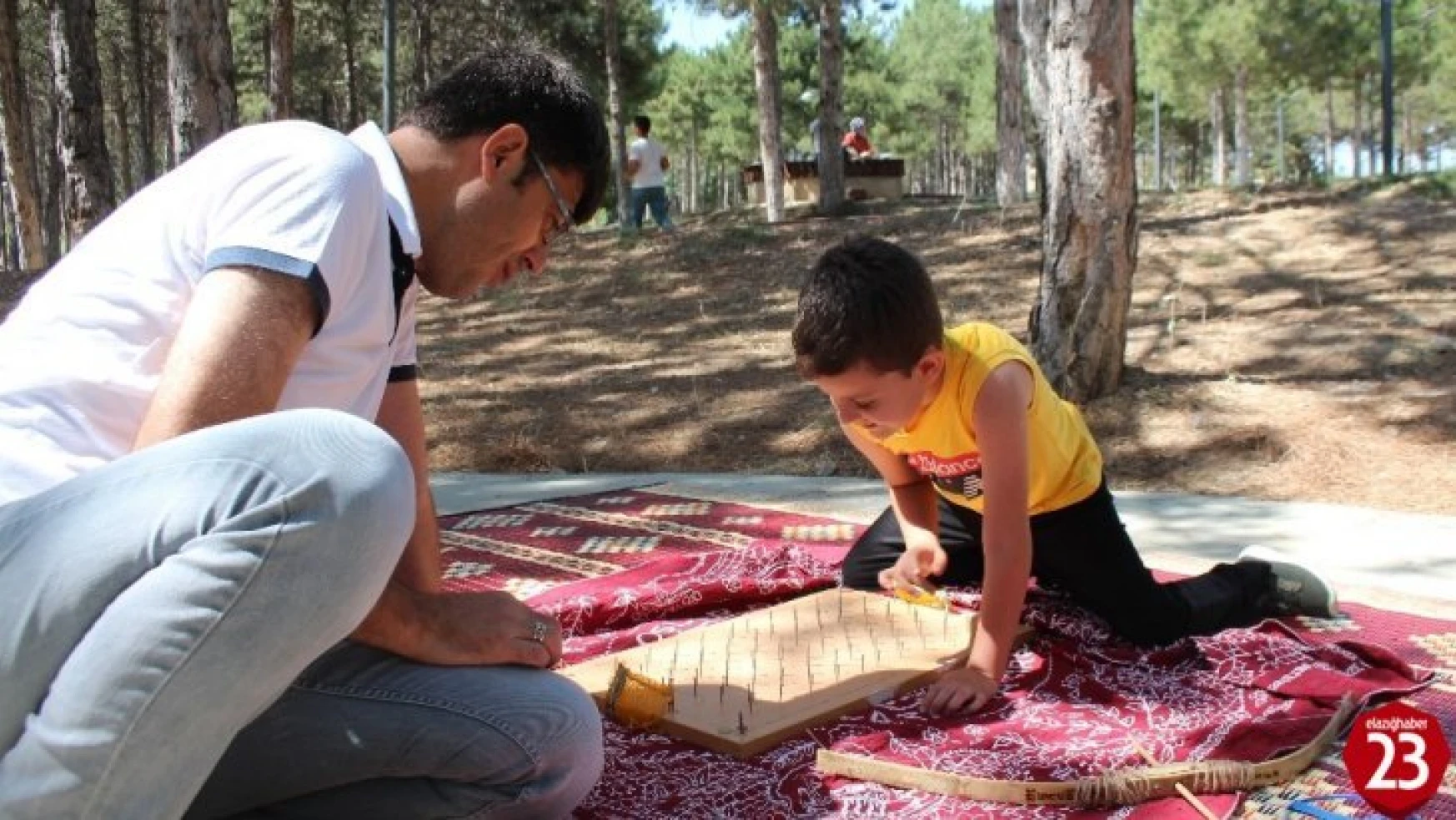 Elazığ'da Çocuklar, Unutulmaya Yüz Tutmuş Oyunlarla Şenlendi