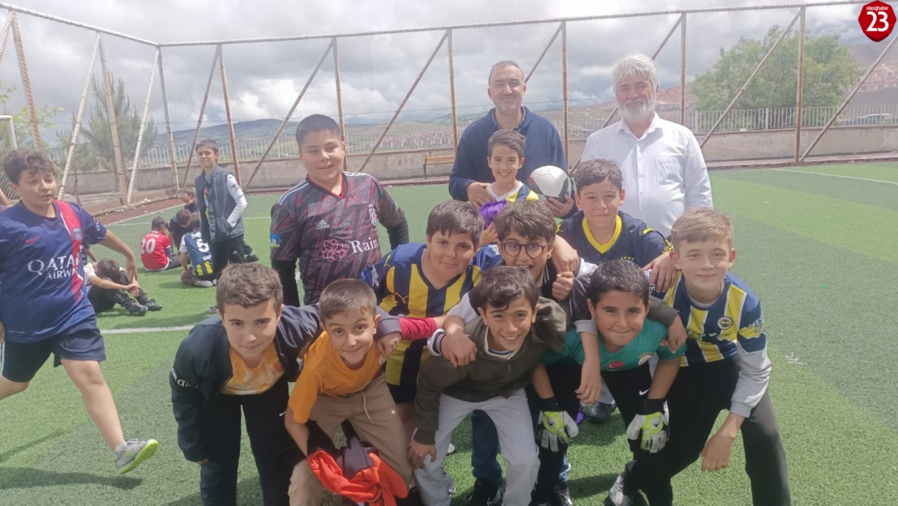 Cumhuriyet Ortaokulu Geleneksel Futbol Turnuvası Başladı
