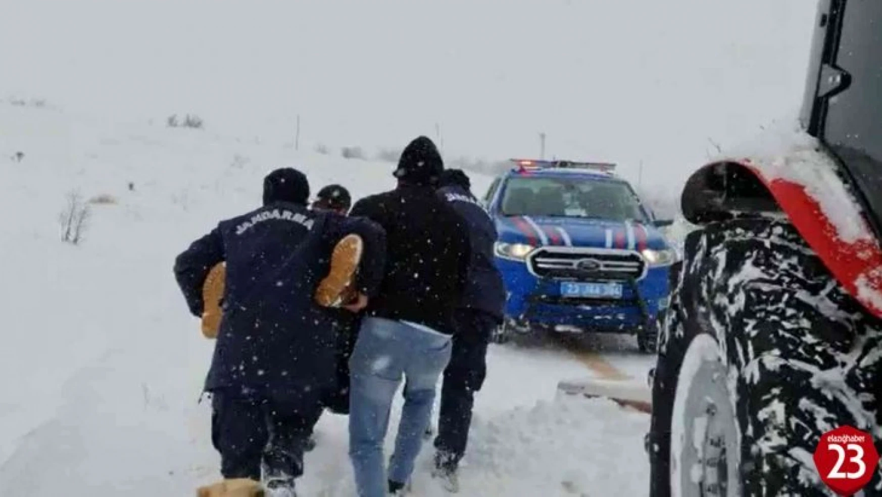 Donmak Üzereydi, Kar Üzerinde Baygın Haldeyken Jandarma Son Anda Kurtardı