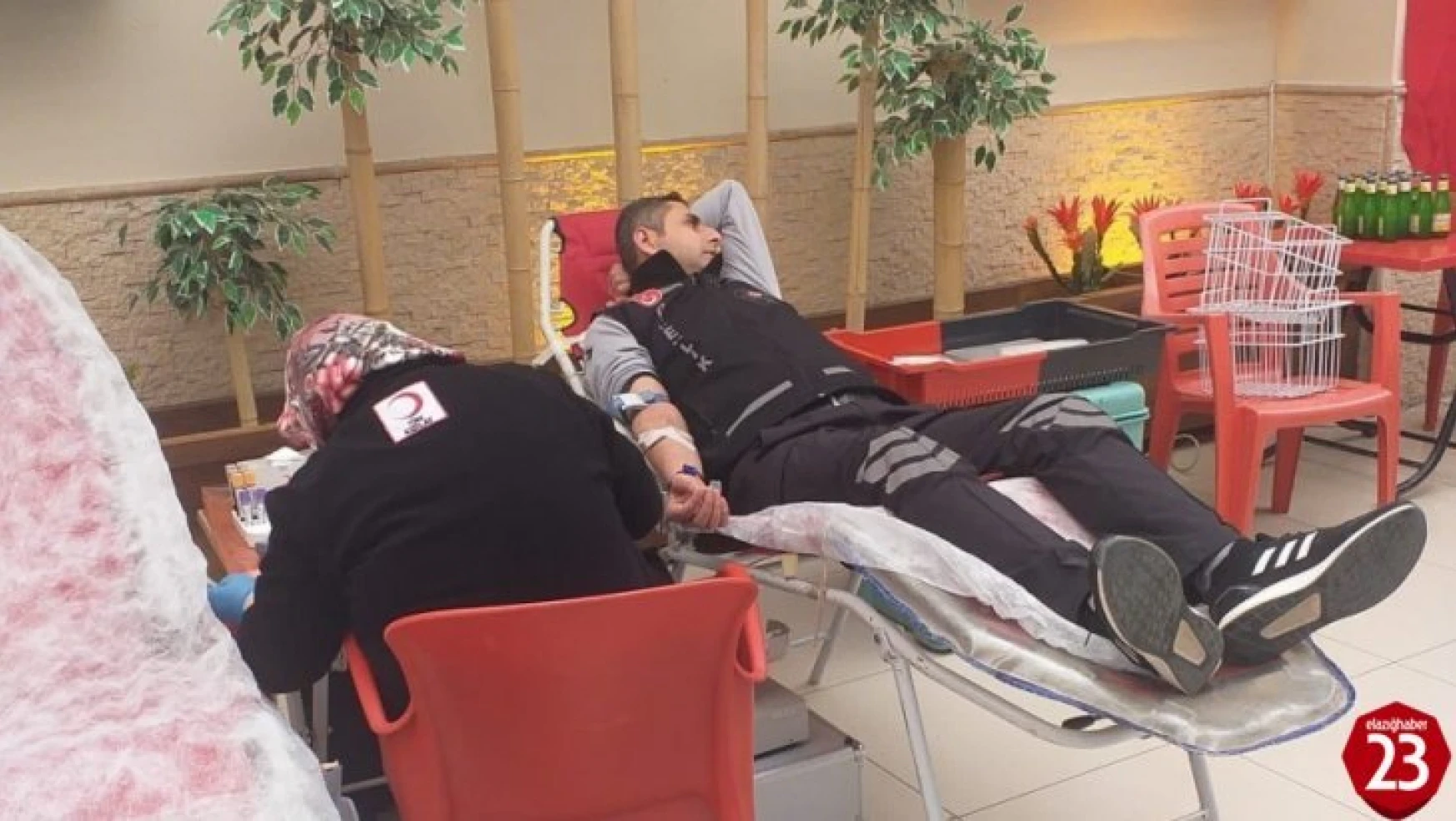 Elazığ Belediyesi personelinden kan bağışına destek