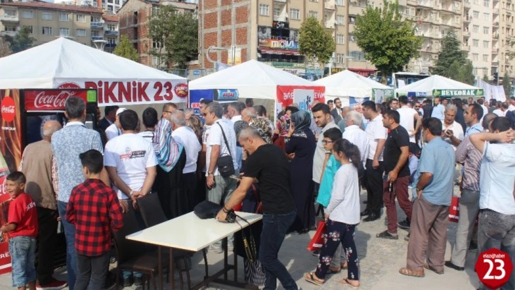 Elazığ'da, 2. Geleneksel Salçalı Köfte Festivali Başladı